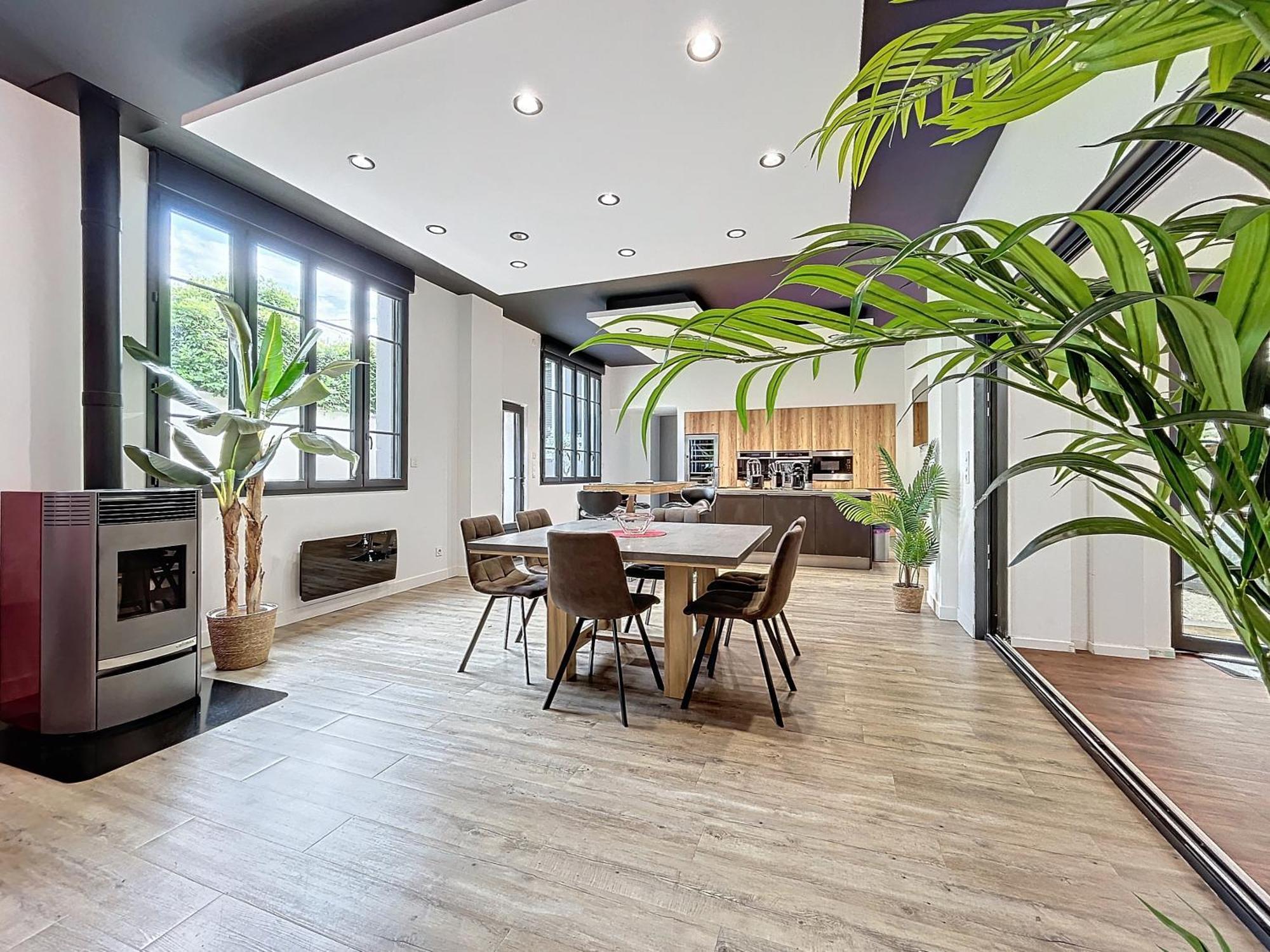 Montluçon Loft Terrasse Avec Spa Proche Centre Historique מראה חיצוני תמונה