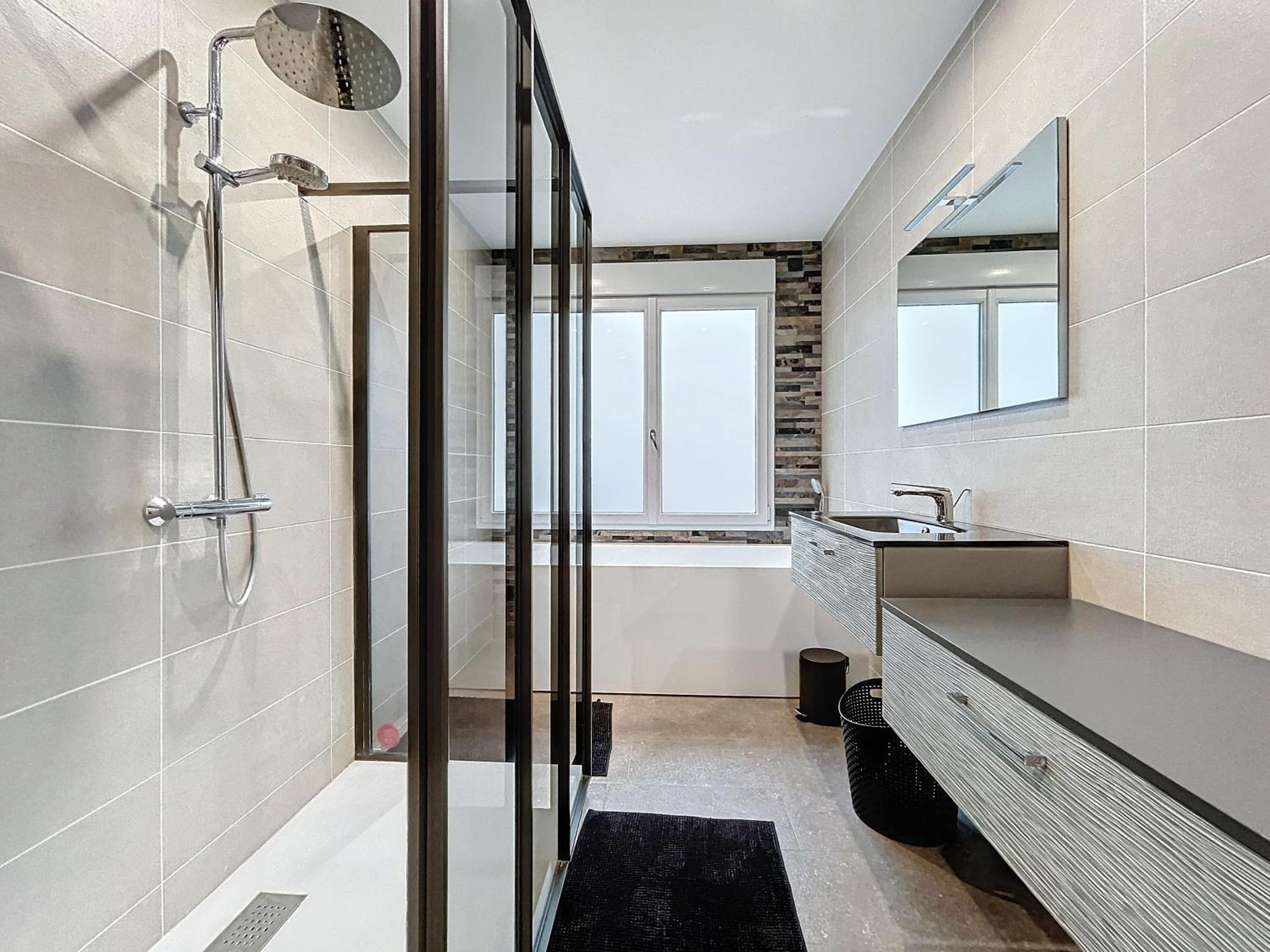 Montluçon Loft Terrasse Avec Spa Proche Centre Historique מראה חיצוני תמונה
